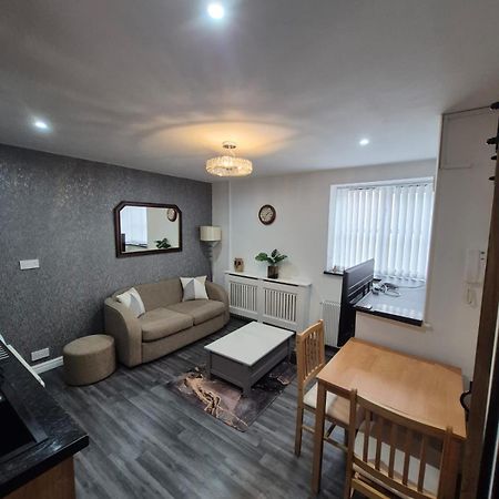 Town Centre Maisonette ウルバーストン エクステリア 写真